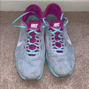 Women’s Nike sneakers-SOLD